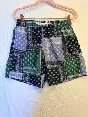 Men’s H&M Patchwork Bandana Print Drawstring Shorts. Size small